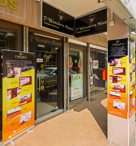 7 Wonders @ Upper Dickson, Singapura
