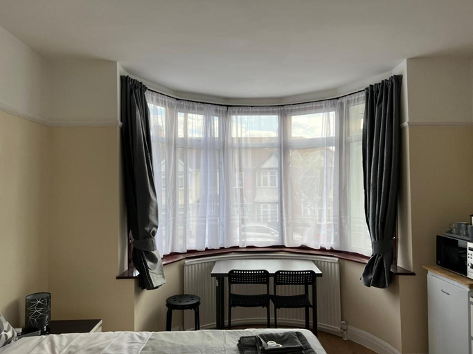 Bedroom 5, North West Lodge Guest House, London