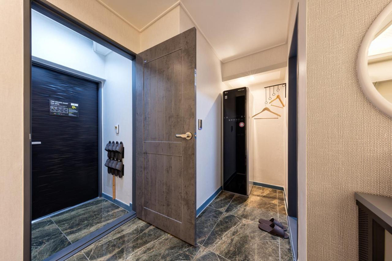 Others 4, Hotel Ballantine, Cheonan