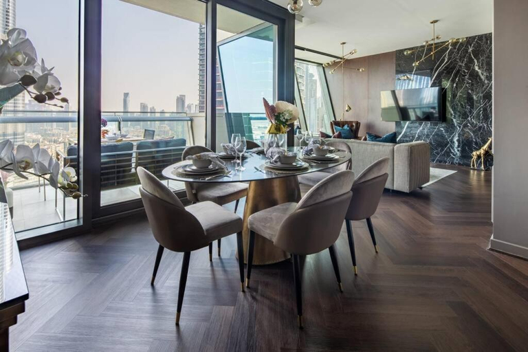 Others 2, Frank Porter - Burj Vista, Dubai
