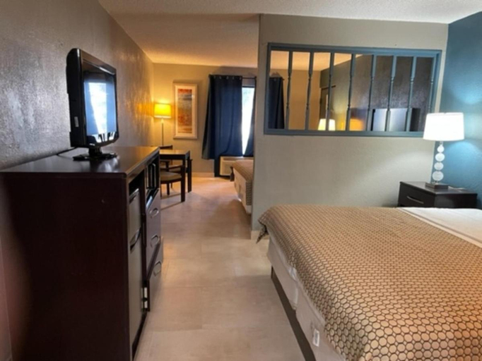 Bedroom 2, Guest Inn, Columbia