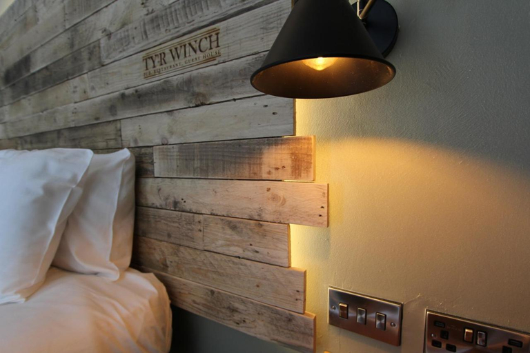 Bedroom 5, Tyr Winch, Cardiff
