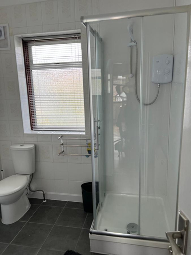 Bathroom 3, North West Lodge Guest House, London