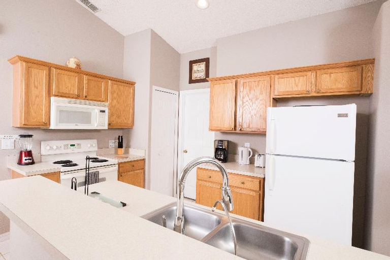 Others 3, Glenbrook Homes, Lake