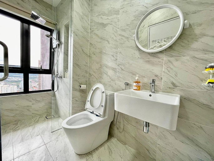 Bathroom, MWHolidayB2809【Cozy JACUZZI Villa】BubblePoolSuites, Malacca City