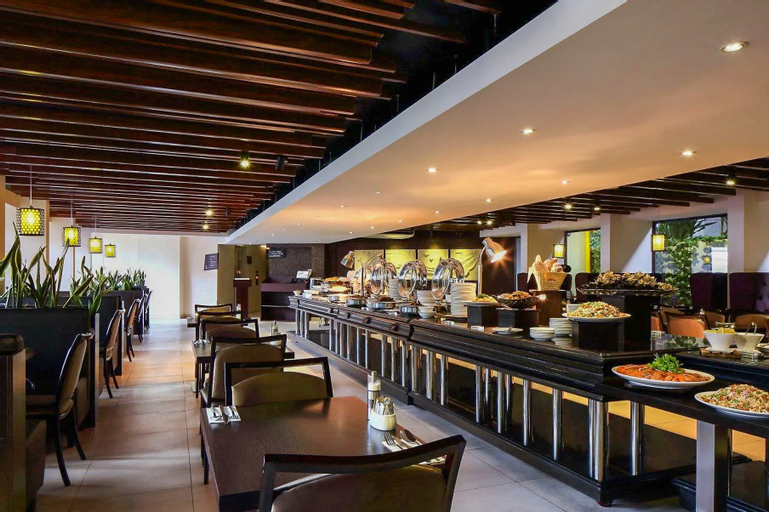 Food & Drinks 5, Travelodge Harbourfront Singapore, Singapore