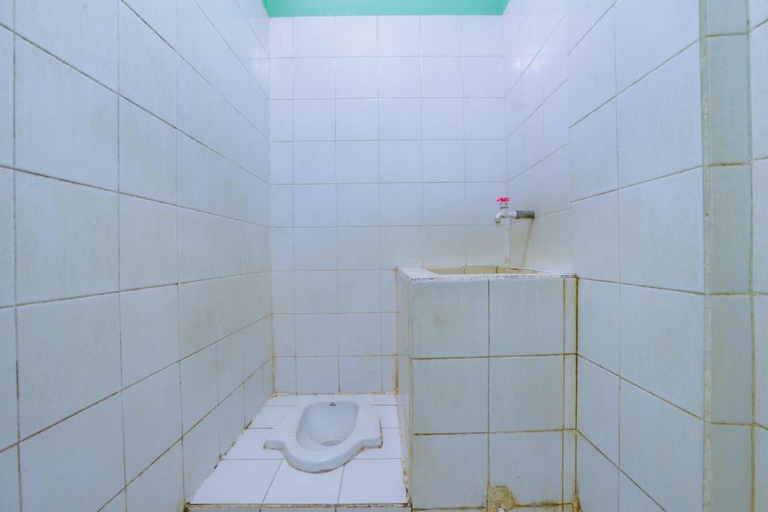 Bathroom, Hotel Matahari 2 Jambi, Jambi