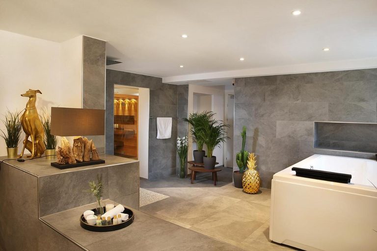 Others 2, Private Spa LUX with Whirlpool and Sauna in Zurich, Zürich