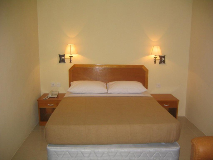 Others 2, Hotel Makmur, Jambi