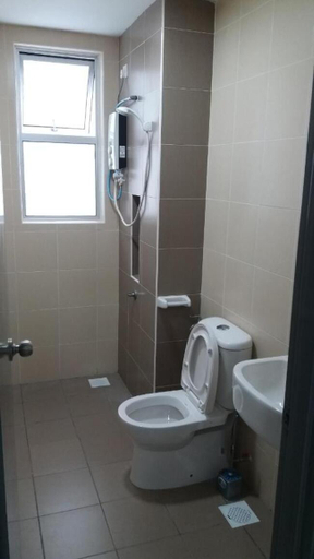 Bathroom 2, Pangsapuri Alif Utama @ Johor Bahru, Johor Bahru
