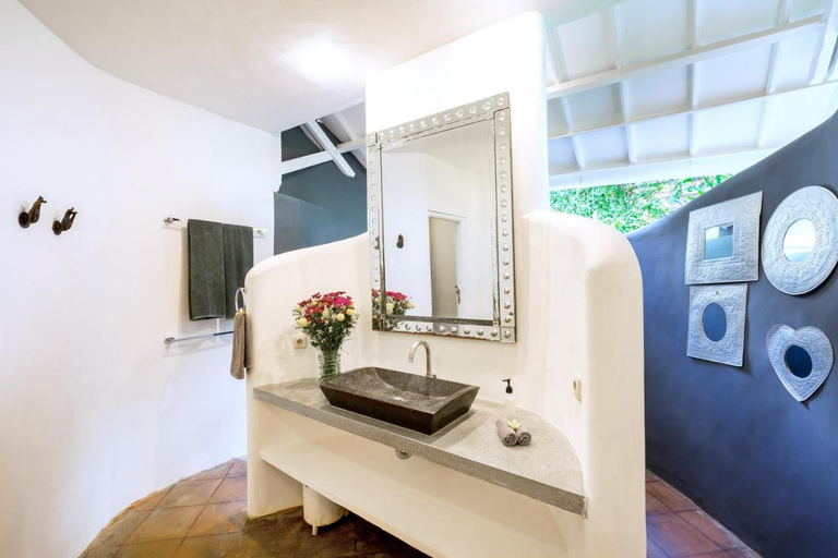 Others 3, La Villa Oberoi 6 BR Located in Seminyak, Badung
