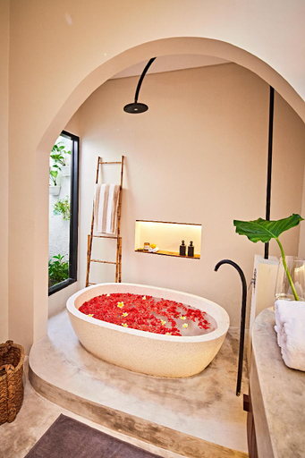 Bathroom 3, MASARA 1BR - 2Min to Shops&Resto’s -5Min to CANGGU, Badung