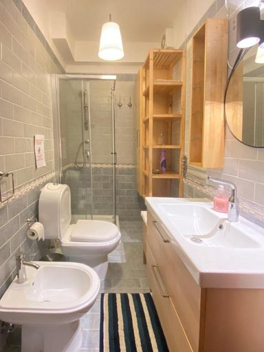 Bathroom, Sicilian Seaside Apartments, Syracuse
