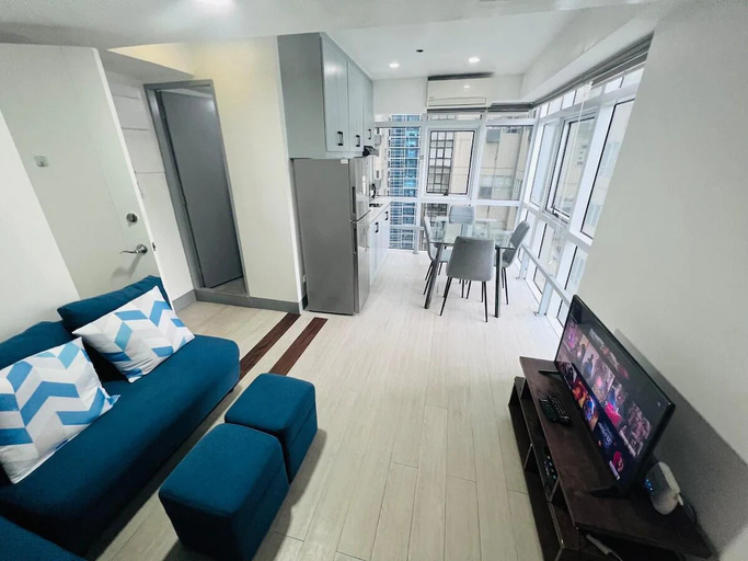 Others 3, Pool x City View 2BR Loft with Wifi & Netflix, Taguig