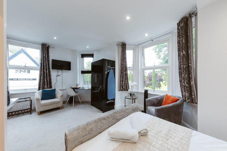 Bedroom 4, Modern city centre studio apartment 202, Oxfordshire