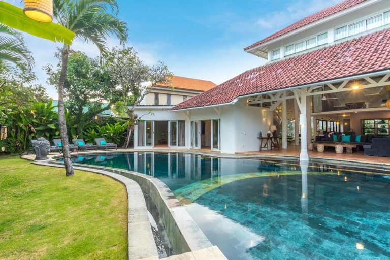 Sport & Beauty 4, La Villa Oberoi 6 BR Located in Seminyak, Badung