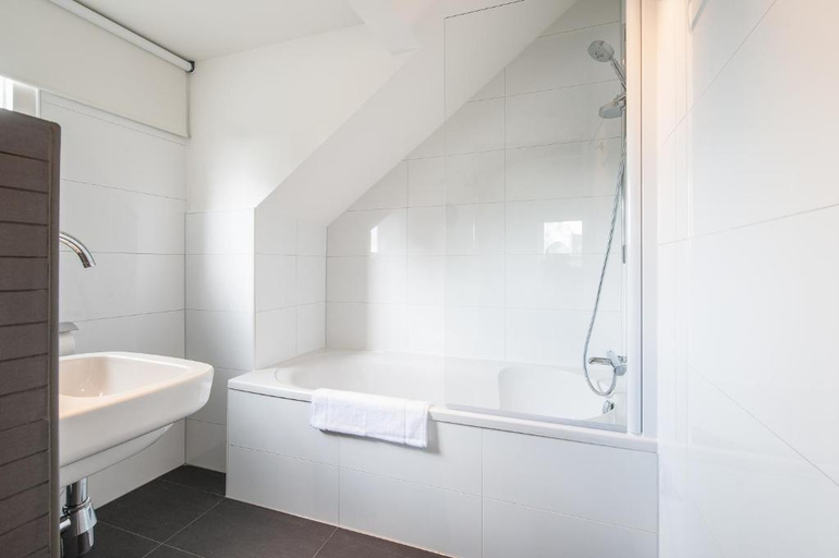 Bathroom 3, Museumpark Apartments, Rotterdam