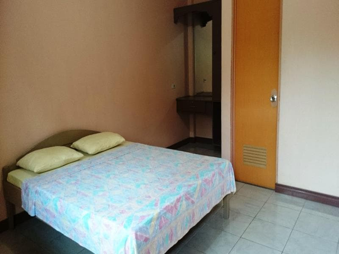 Bedroom 2, Alona Bamboo House, Panglao