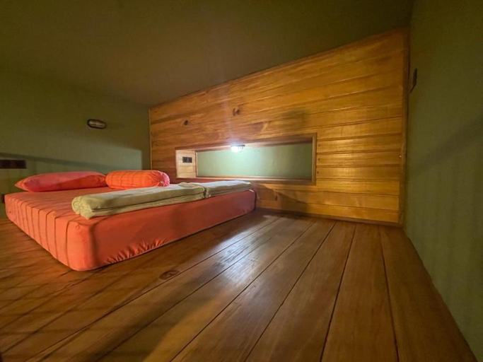 Bedroom 5, BarraCuda Den (previously known as Jono's Place), Semporna