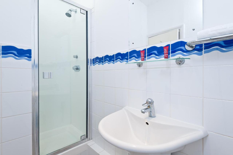 Bathroom 3, Hamptons Brighton, Brighton and Hove