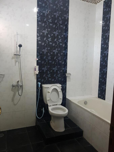 Bathroom, Ndalem Bintaran, Yogyakarta