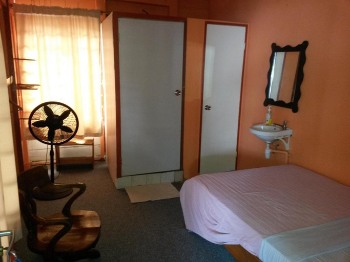 Bedroom 4, Guesthouse AlbergoAlberga, Rainville