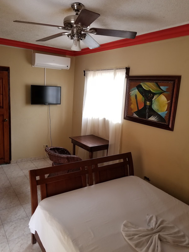 Bedroom 2, Daniella Inn Hotel, Port-au-Prince