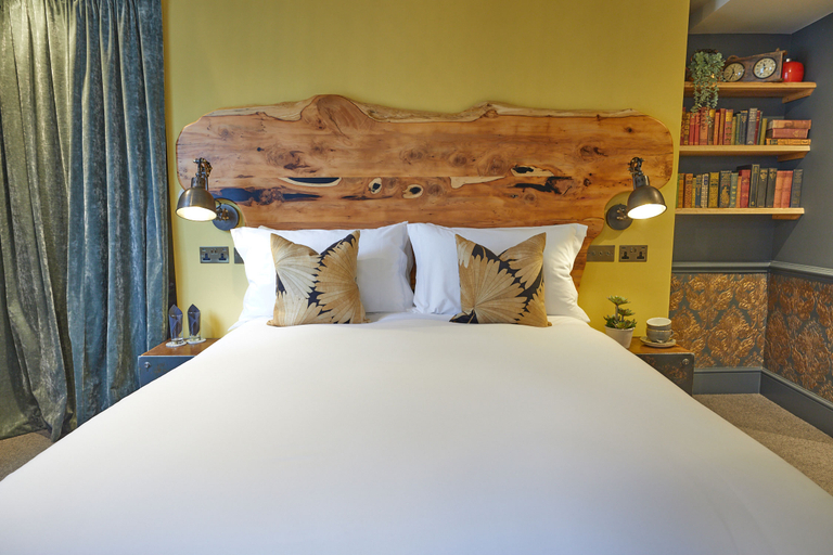 Bedroom 5, The Kings Arms, Buckinghamshire