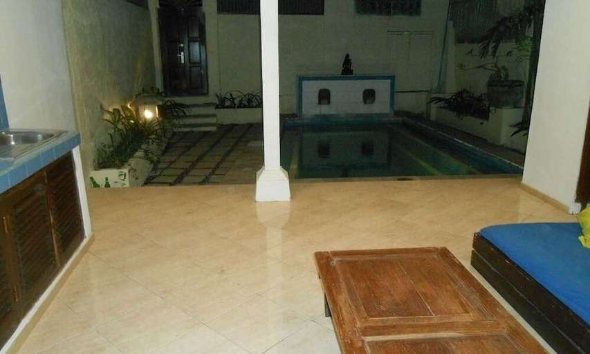 Others 3, Villa Imoet, Badung