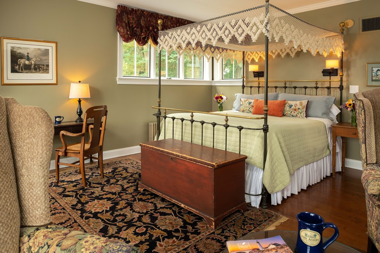 Bedroom 2, Ashby Inn & Restaurant, Fauquier