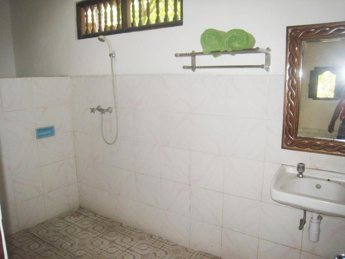 Bathroom 4, Galang Kangin Bungalows 2, Karangasem