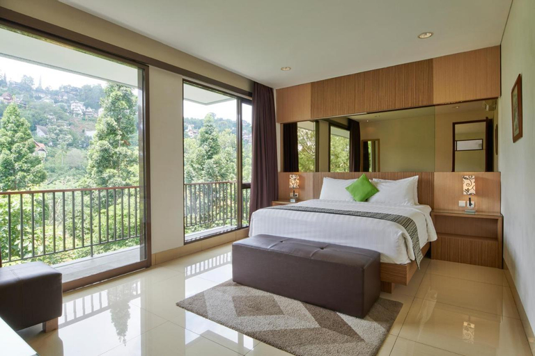 Cempaka 1 Villa 5 Bedroom with a private pool, Bandung