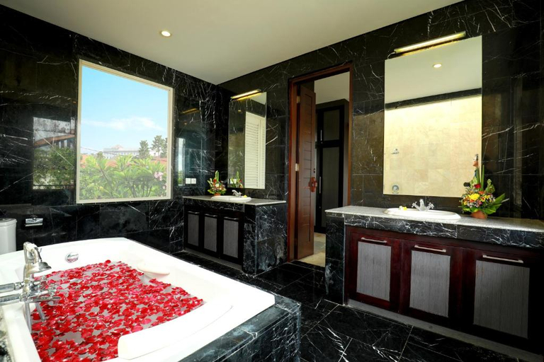 Bathroom, Villa The Hotman Paris V Canggu, Badung