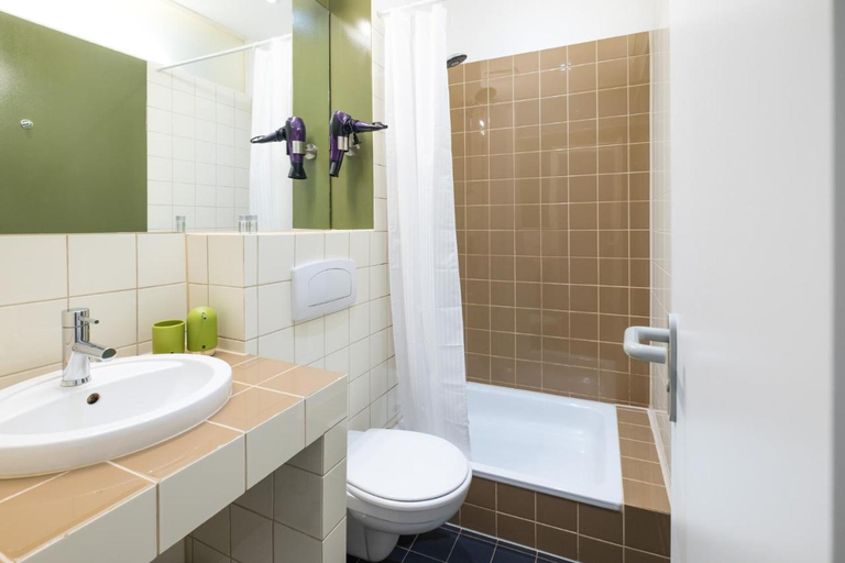 Bathroom 3, Jaspers Boutique Rooms, Berlin