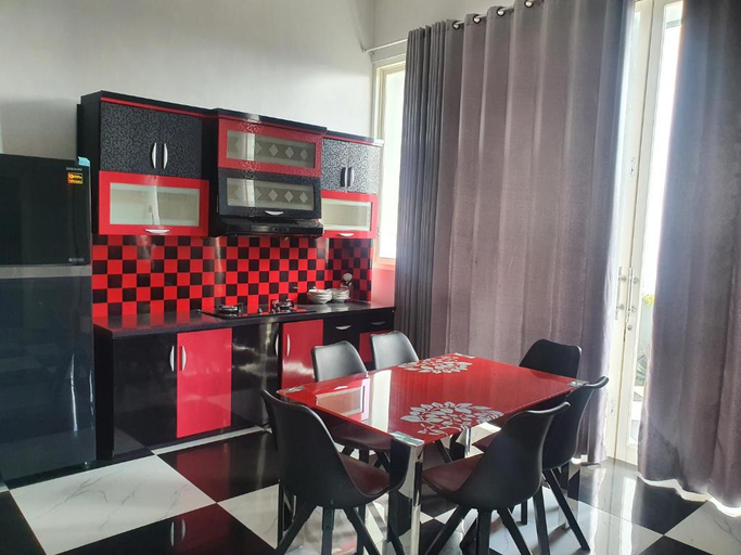 Others 5, Villa Kusuma Pinus M59, Malang