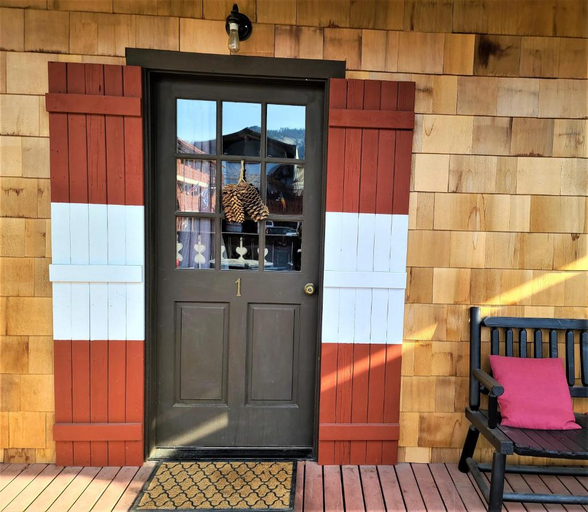 Exterior & Views, Mrs. Anderson's Lodging, Chelan