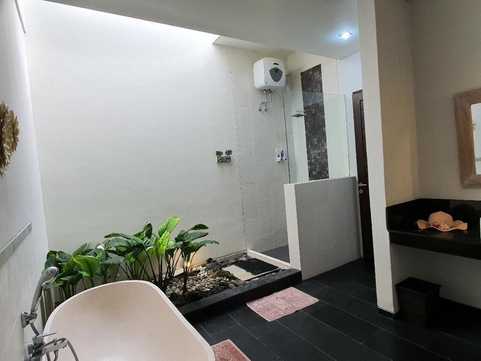 Bathroom 3, Harvest Villa, The Ocean Views Luxury Villas,  lot 10, Badung