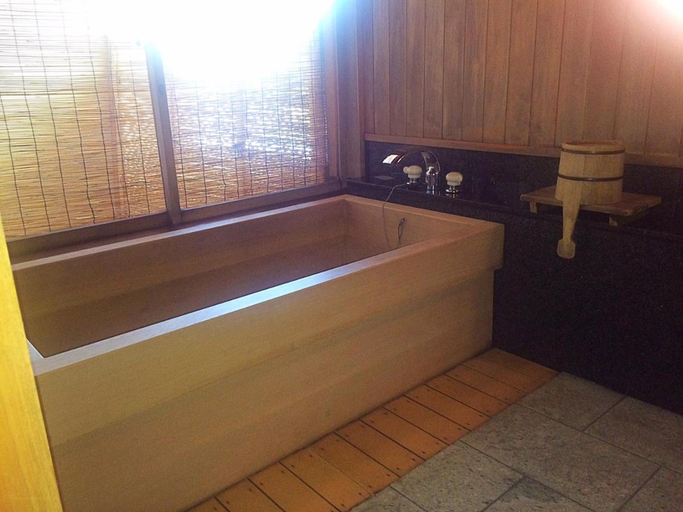 Bathroom 4, Ise Todaya Ryoan, Ise