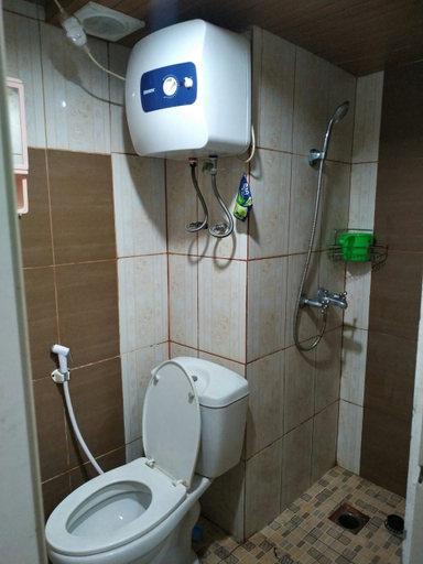Bathroom, The Jarrdin Apartment by Berdikari Group by ZUZU, Bandung