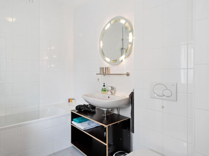 Bathroom, Apartment Innsbruck near Bergisel Ski Jump, Innsbruck