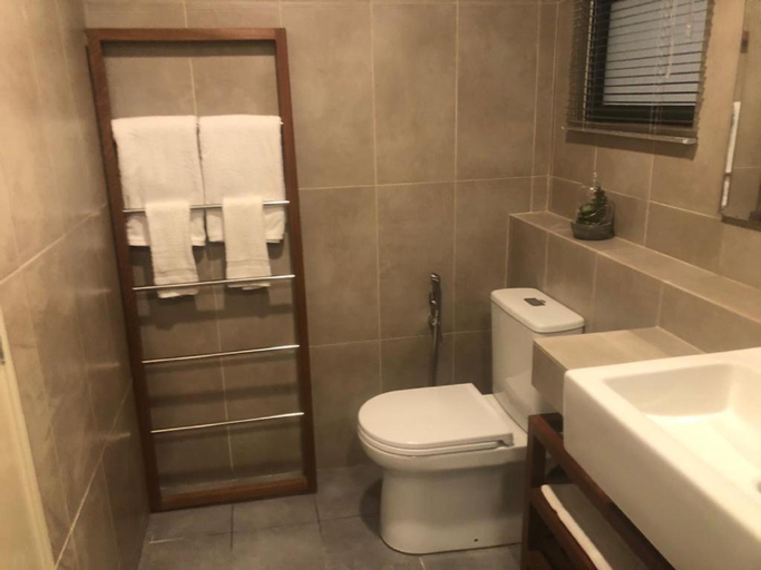 Bathroom, Seaview Timurbay Suite - wifi & netflix ready, Kuantan