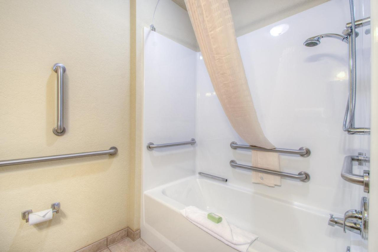 Bathroom, Cobblestone Inn & Suites - Harper, Harper