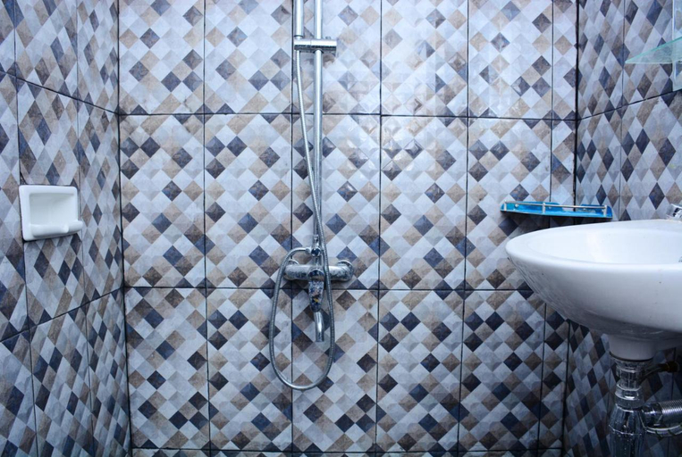 Bathroom 5, Sapu Nyapah Losmen Syariah Tanjung Setia, West Lampung