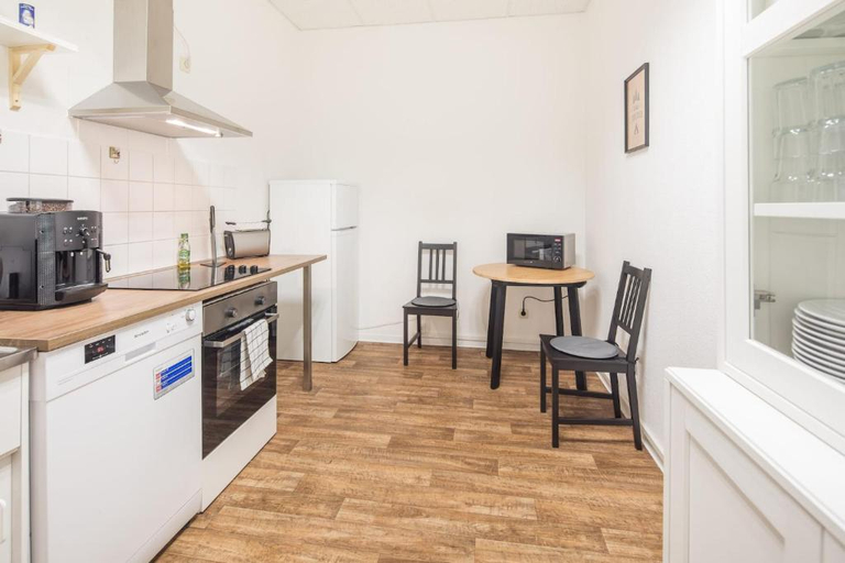 Others 5, Spacious 2 BR Apartment Hamburg, Hamburg