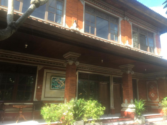 Exterior & Views 1, Lestari Homestay, Denpasar