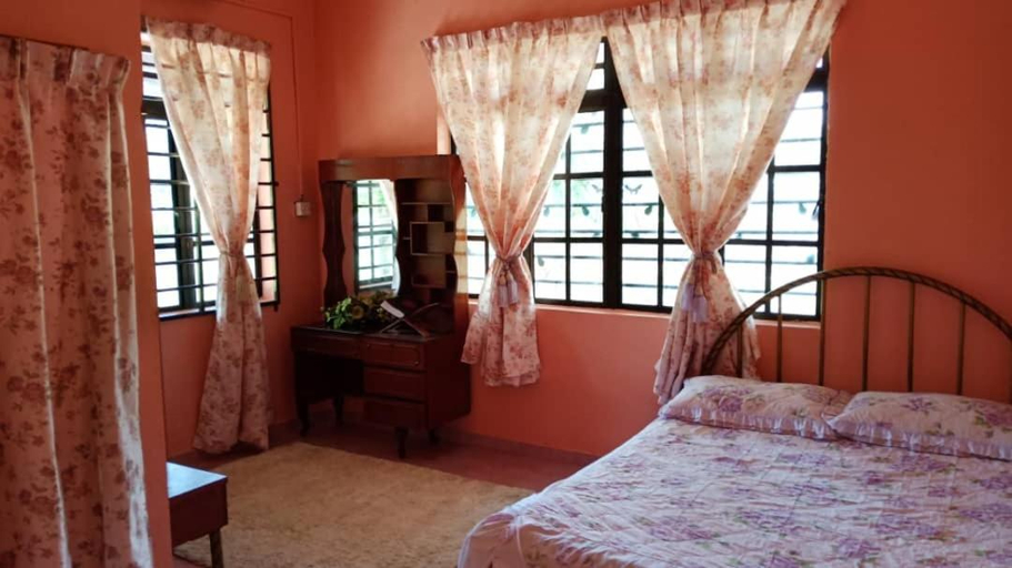 Bedroom 5, Homestay Zahra Sri Bayu (Whole House), Pasir Putih
