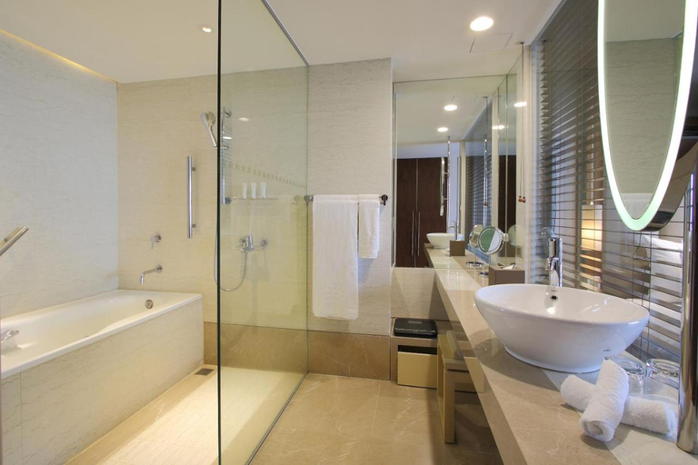 Bathroom 5, Hotel Royal-Nikko Taipei, Taipei City