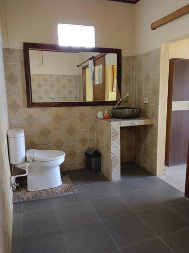 Bathroom 5, beach side Amed Delem family, Karangasem