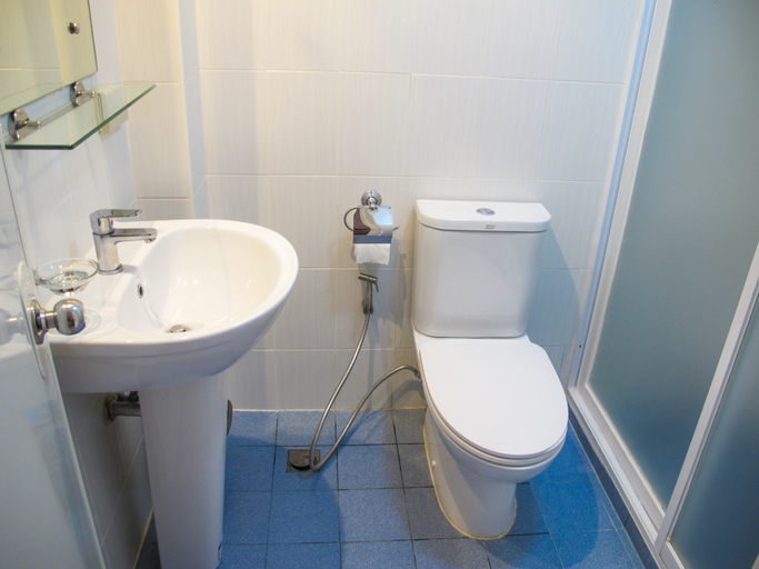 Bathroom 5, Chill Out Hostel, Malay