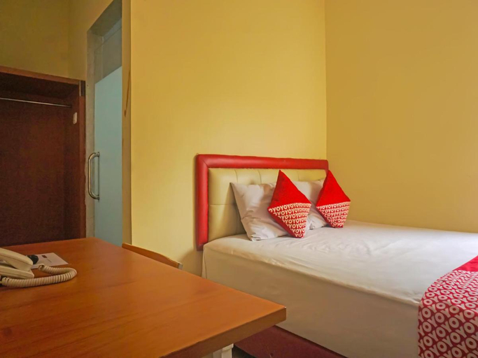Bedroom 2, OYO 92656 Jati Residence Pulo Gadung, East Jakarta